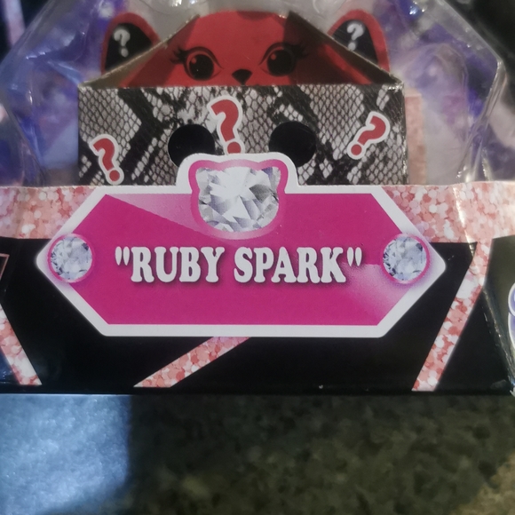 Twistys Girlz Girls Ruby Spark Petz Pets Spin Master Series 2 Doll NWT NEW Twist - Picture 5 of 15